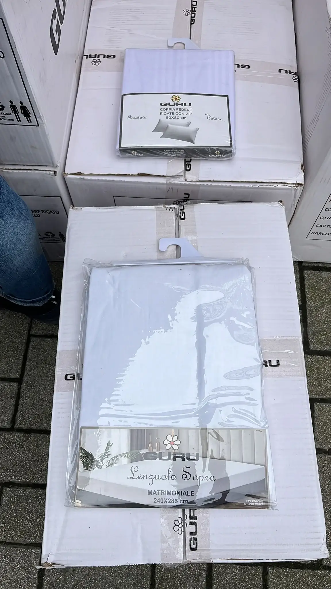 Lenzuola matrimoniali bianche GURU: tessuti freschi e resistenti per la camera da letto