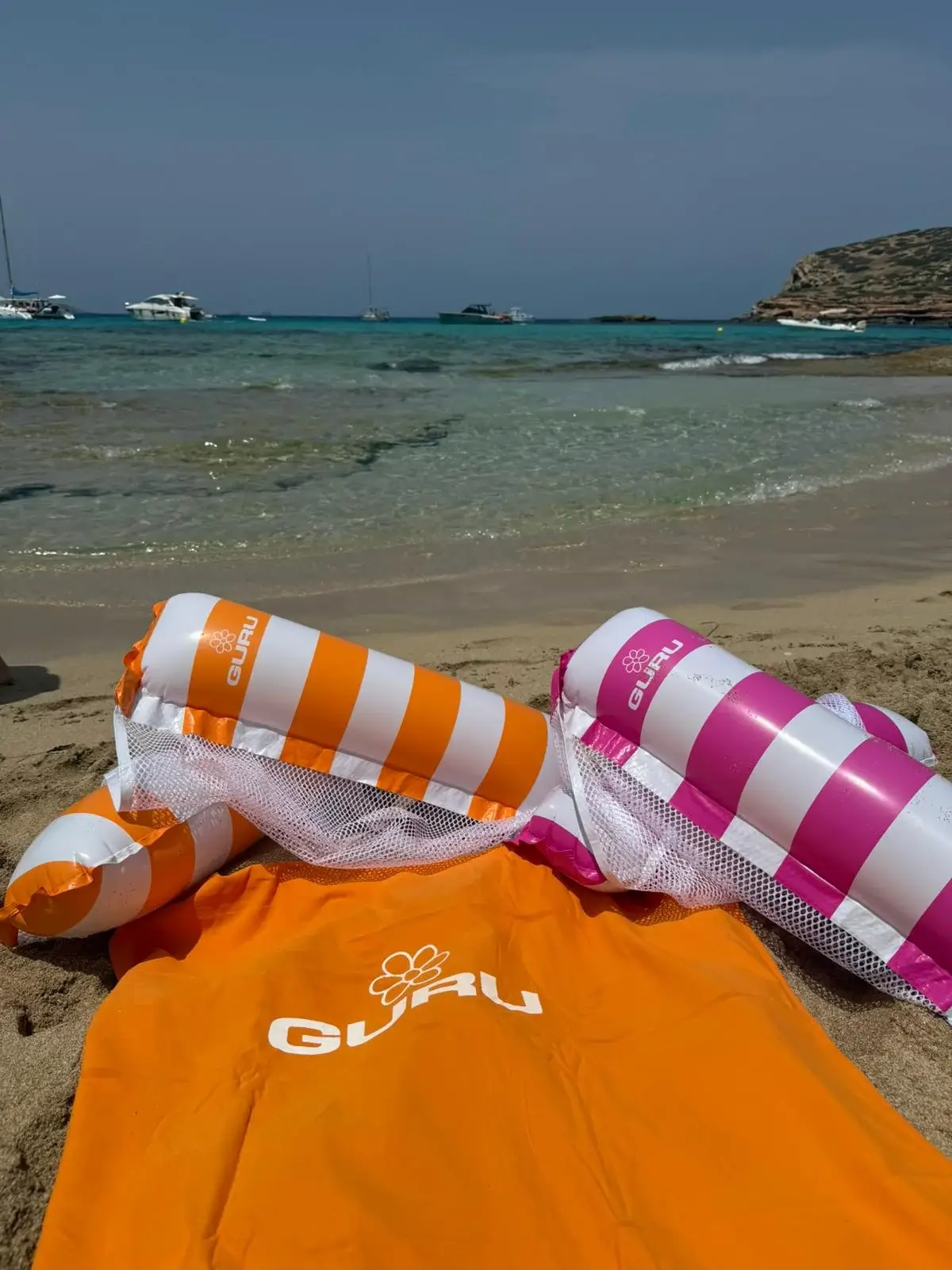 Varietà di teli mare GURU in cotone con fantasie e colori vivaci